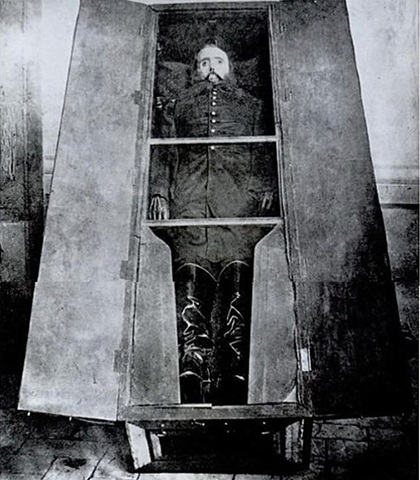 François Aubert, El cadáver del emperador Maximiliano I de México, Querétaro, 1867 (Colección y Archivo de Fundación Televisa).