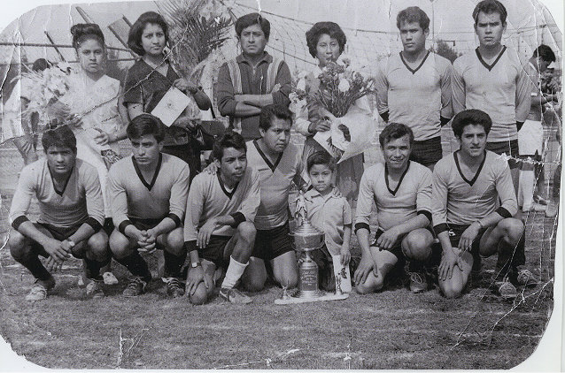 El equipo de fútbol de Betlemitas obtuvo el primer lugar en el torneo del barrio en 1965 (Fotografía cortesía de los vecinos de Betlemitas).