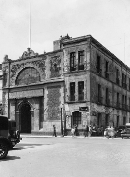 Edificio de la antigua imprenta de Filomeno Mata (1925). INAH.